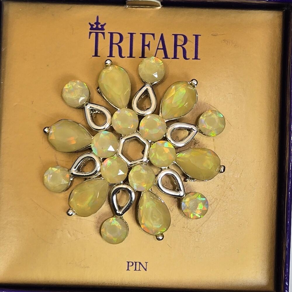 TRIFARI BROOCH Yellow Iridescent Acrylic‎ Silver